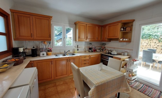 Resale - Villa - Altea