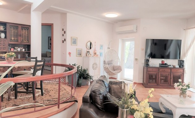 Resale - Villa - Altea