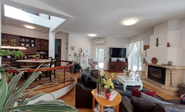 Resale - Villa - Altea