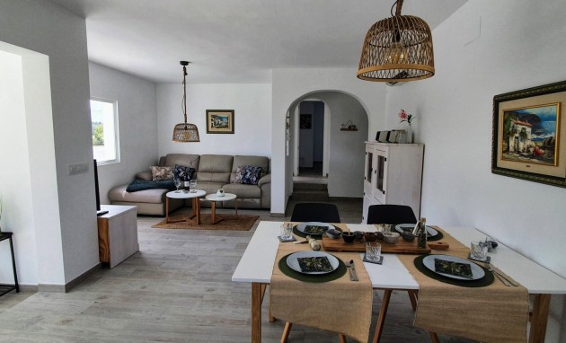 Resale - Semi-Detached Villa - Altea