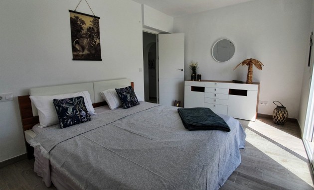 Resale - Semi-Detached Villa - Altea