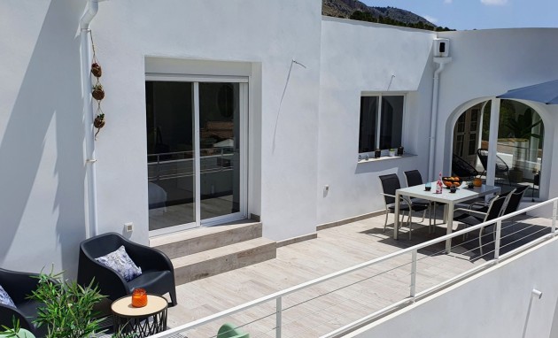Resale - Semi-Detached Villa - Altea