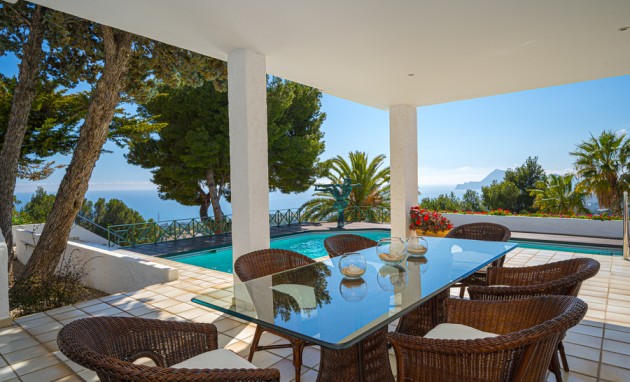 Resale - Villa - Altea