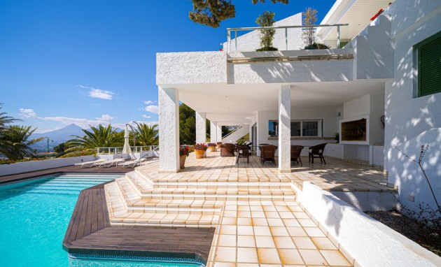 Resale - Villa - Altea