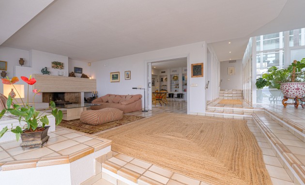 Resale - Villa - Altea