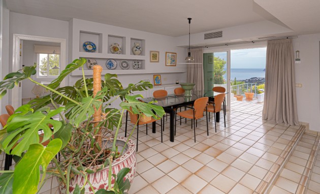 Resale - Villa - Altea