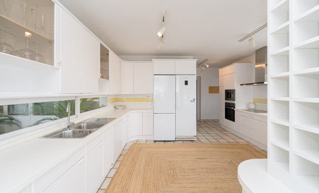 Resale - Villa - Altea