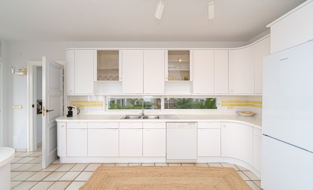 Resale - Villa - Altea