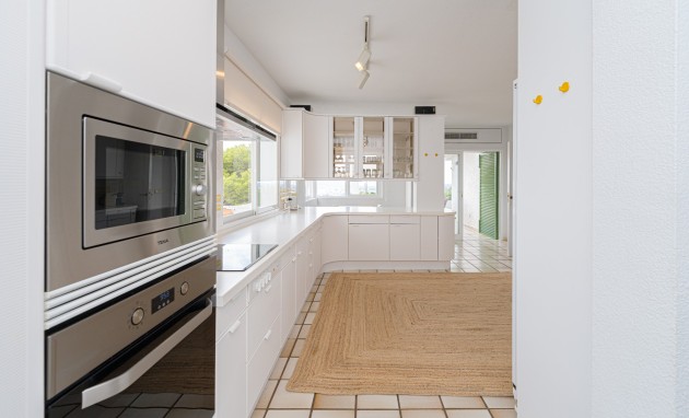 Resale - Villa - Altea