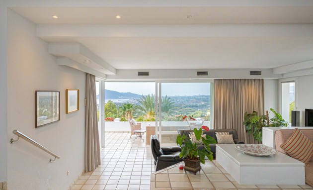 Resale - Villa - Altea