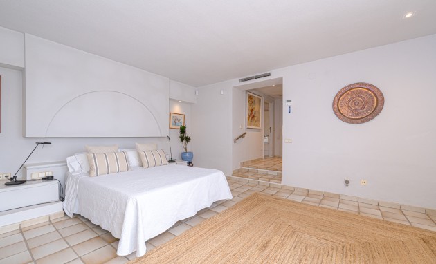 Resale - Villa - Altea