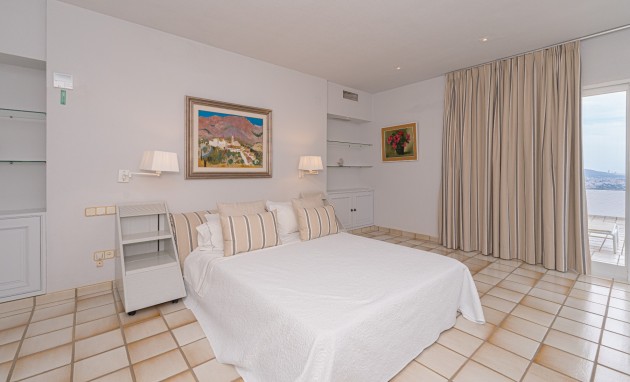 Resale - Villa - Altea