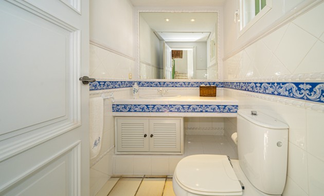 Resale - Villa - Altea