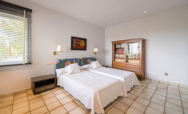 Resale - Villa - Altea