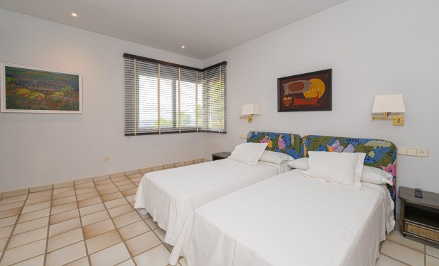 Resale - Villa - Altea