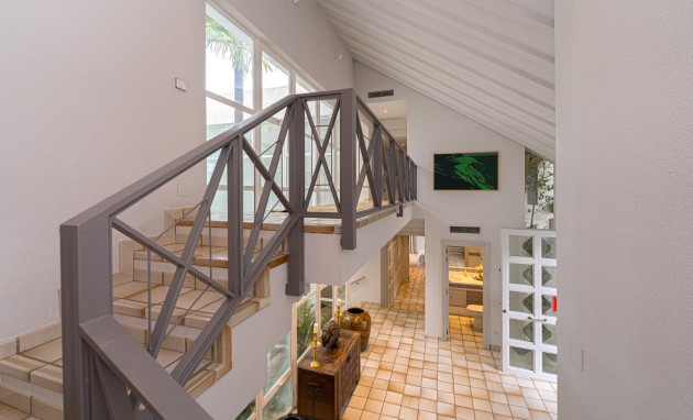 Resale - Villa - Altea