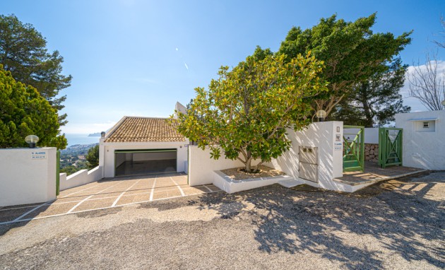 Resale - Villa - Altea