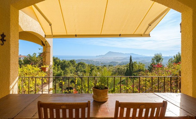 Resale - Villa - Altea