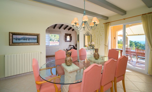 Resale - Villa - Altea