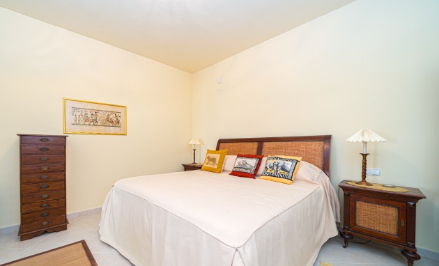 Resale - Villa - Altea