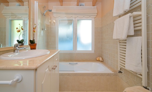 Resale - Villa - Altea