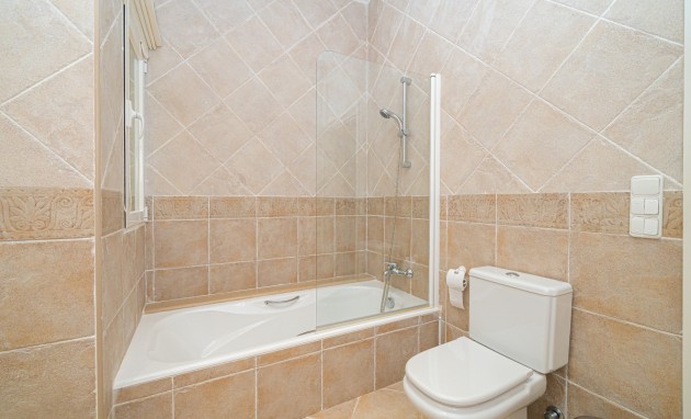 Resale - Villa - Altea