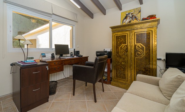 Resale - Villa - Altea