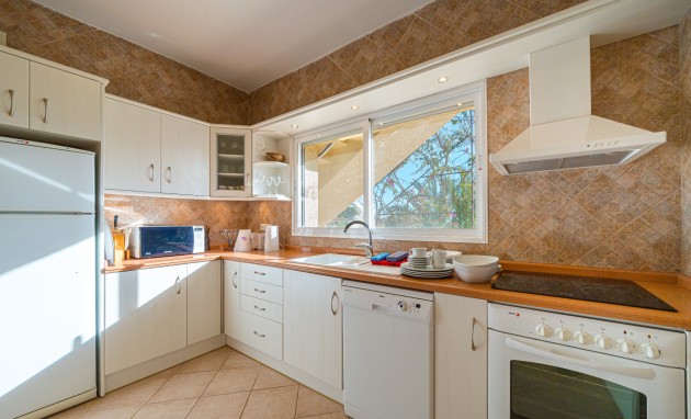 Resale - Villa - Altea