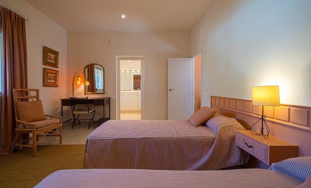 Resale - Villa - Altea