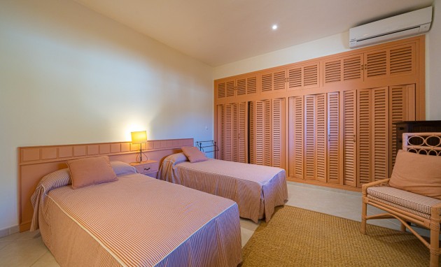 Resale - Villa - Altea