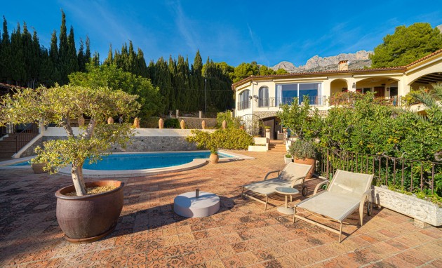 Resale - Villa - Altea