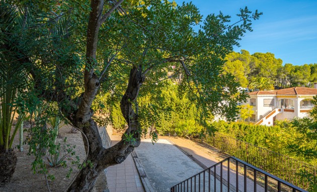 Resale - Villa - Altea