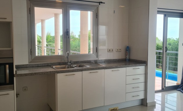 Resale - Villa - Altea