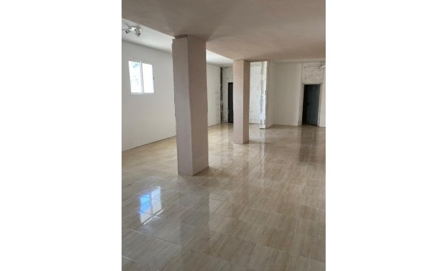 Resale - Villa - Altea