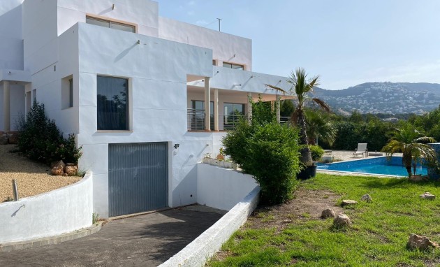 Resale - Villa - Altea