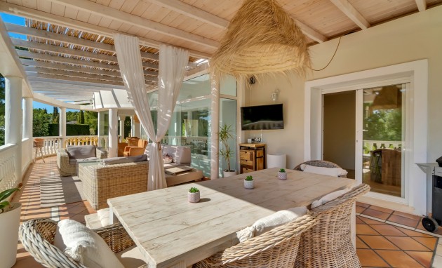 Resale - Villa - Altea