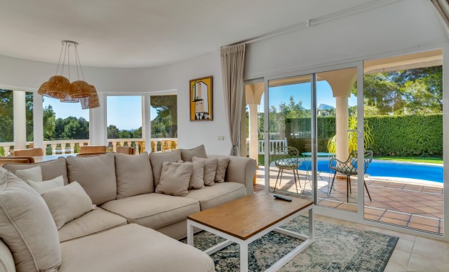 Resale - Villa - Altea