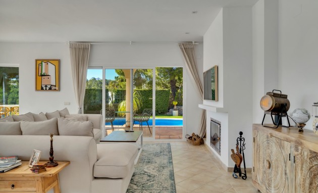 Resale - Villa - Altea