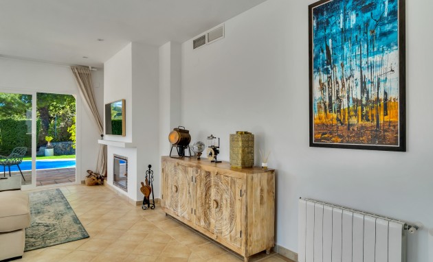 Resale - Villa - Altea