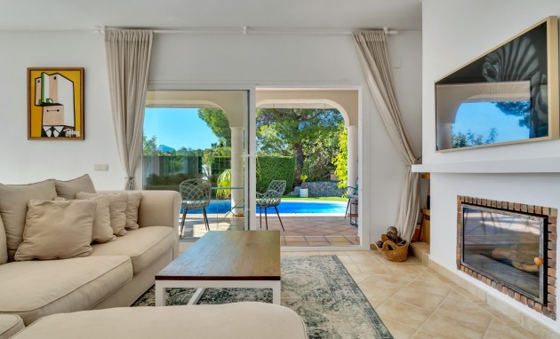 Resale - Villa - Altea