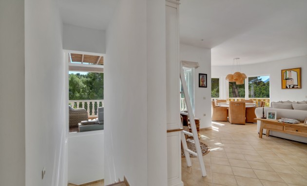 Resale - Villa - Altea