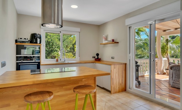 Resale - Villa - Altea