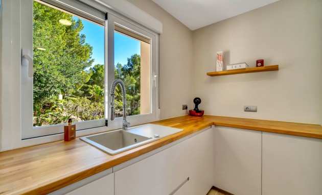 Resale - Villa - Altea