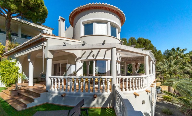 Resale - Villa - Altea