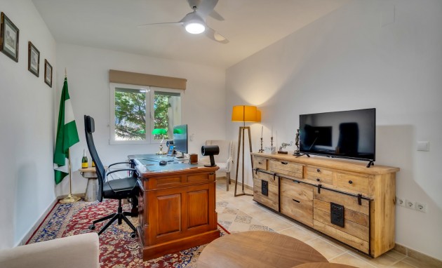 Resale - Villa - Altea