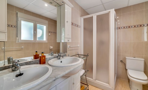 Resale - Villa - Altea