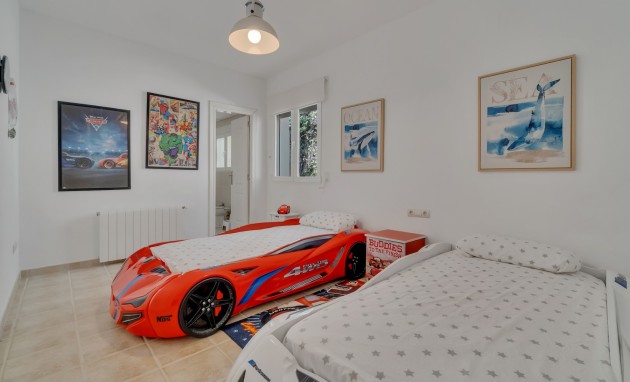 Resale - Villa - Altea