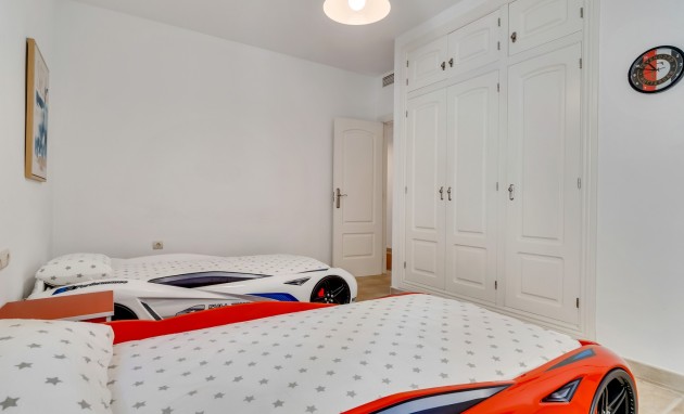 Resale - Villa - Altea