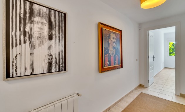 Resale - Villa - Altea