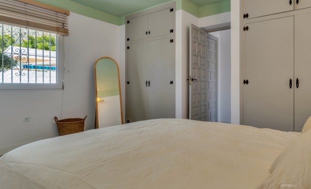 Resale - Villa - Altea